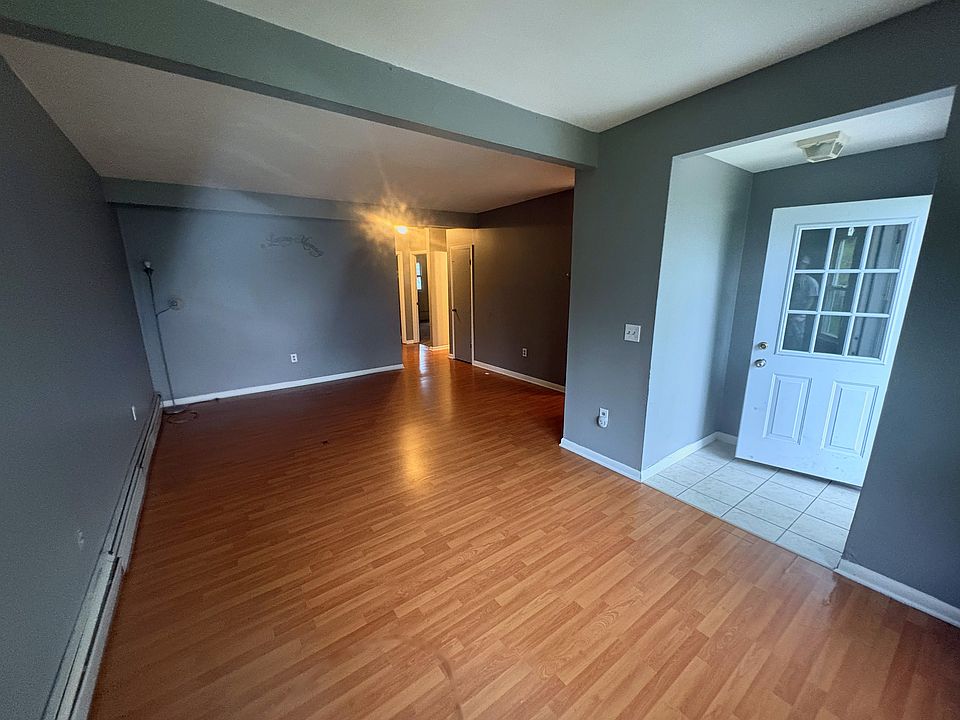 1st image of 1126 Holcomb St APT 8