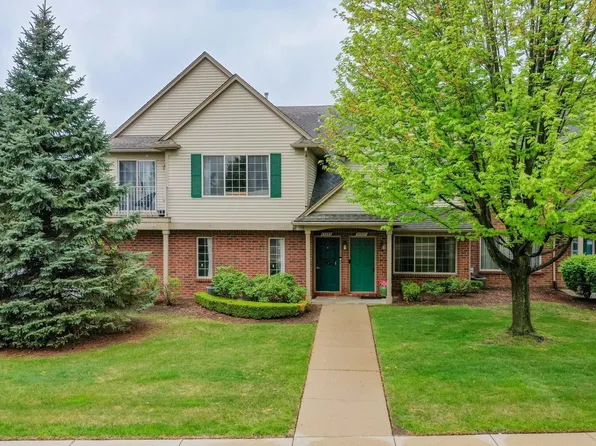 45537 Hidden View Ct, Utica, MI 48315