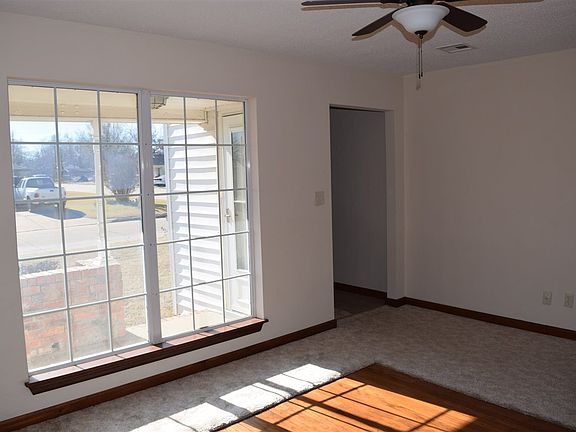 5th image of 1302 E Cherry Ave