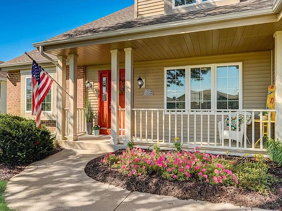 2nd image of W203N16390 White Oak Cir
