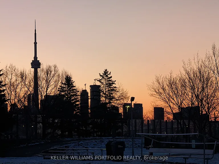347 Sorauren Ave #122 — Photo 33