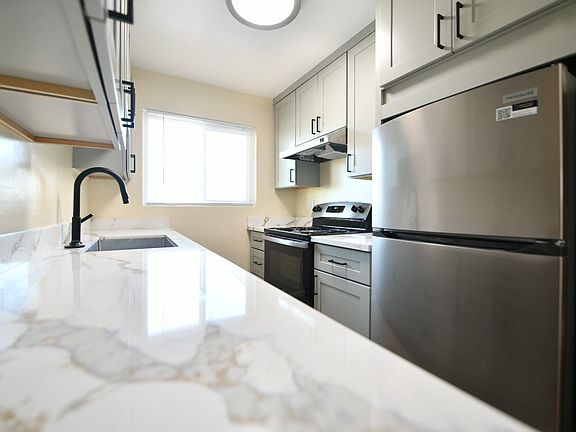 5th image of 1721 4th Ave APT 4