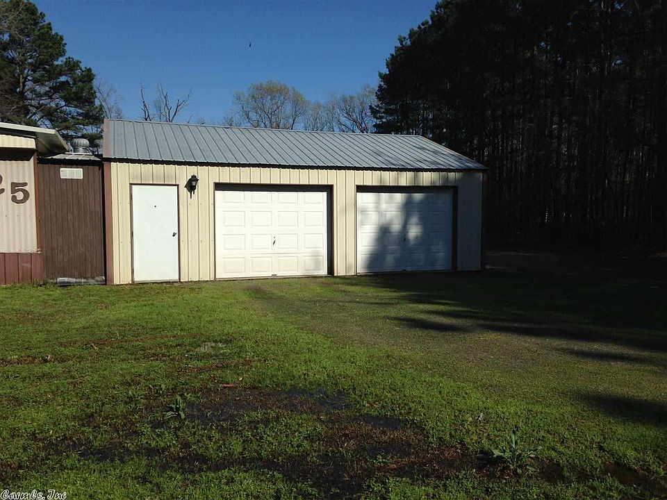2nd image of 725 Hickory Ln