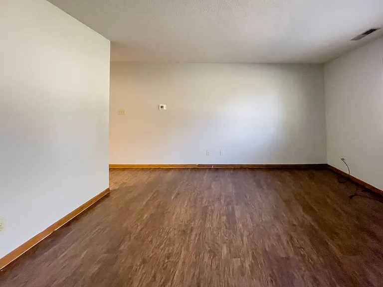 Riverwood Apartments — Photo 17
