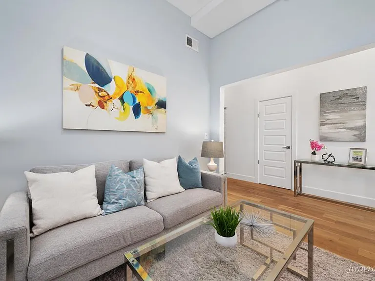 327 Arlington St — Photo 10