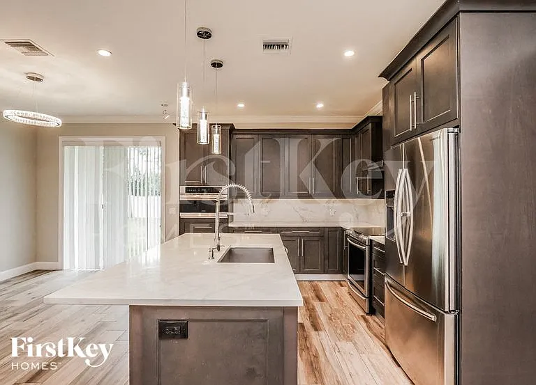 6702 Cocos Dr — Photo 3