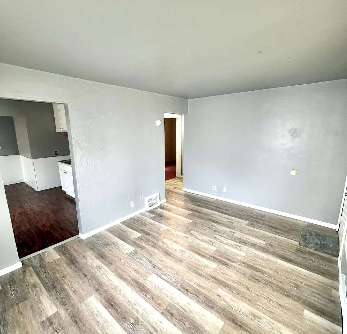 2 bed, 1.0 bath, 654 sqft, $1,100 — Photo 2