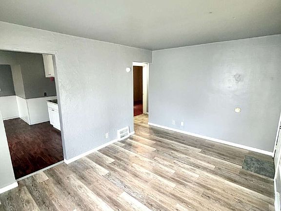 2nd image of 3413 Clairmont St