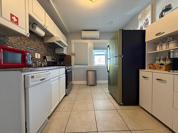 3rd image of 21 Colborne Rd #2