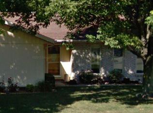 24 S Fairway Dr, Alexandria, IN 46001