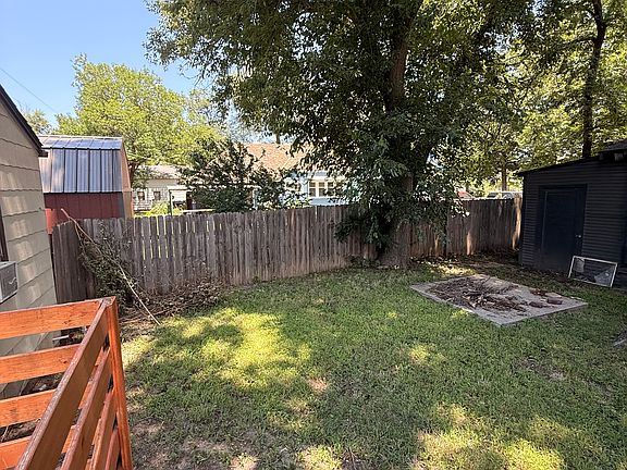 4th image of 235 S Vine St #235