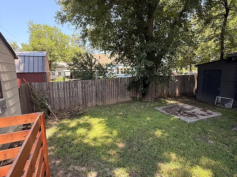 235 S Vine St — Photo 7