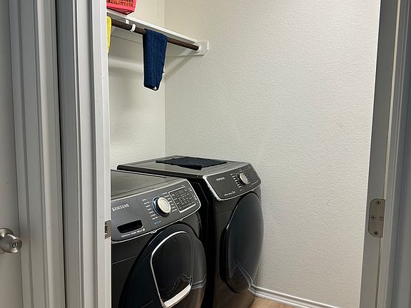 3rd image of 6405 Graymont Dr