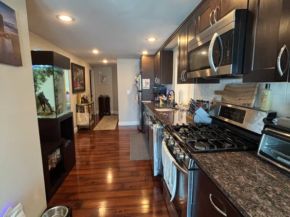 3 Bow St APT 1, North Reading, MA 01864