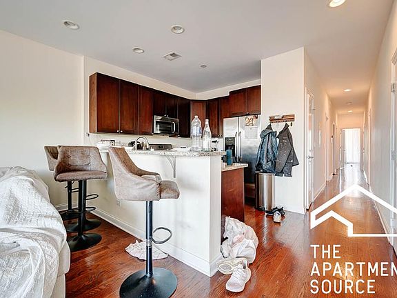 3rd image of 3509 N Elston Ave #3A