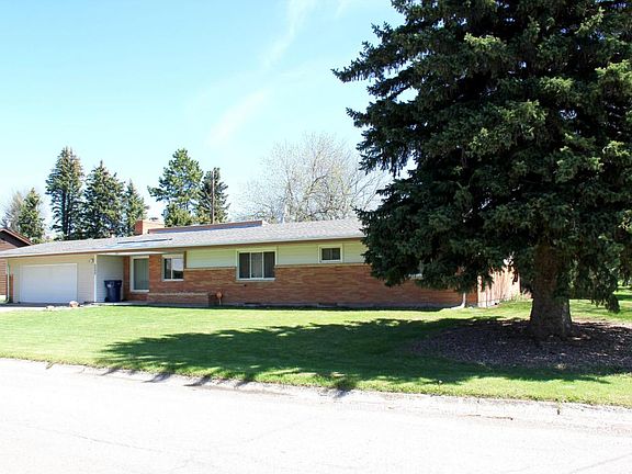 3rd image of 2225 Beech Dr