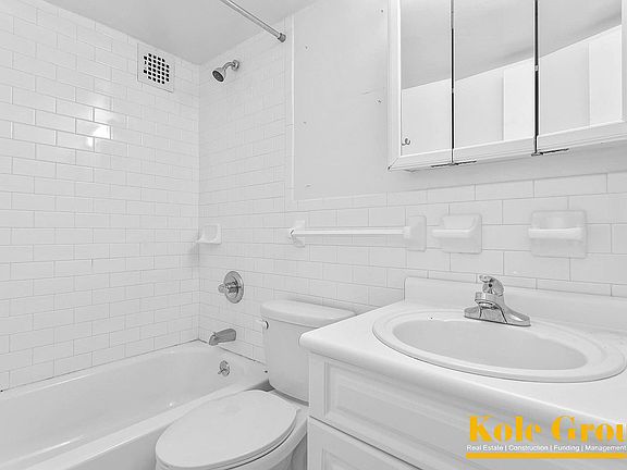 4th image of 88 Fulton St #508