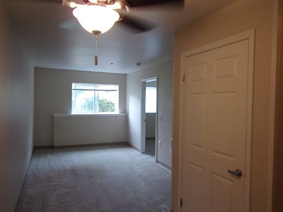 3rd image of 2740 SW Western Blvd #137-209