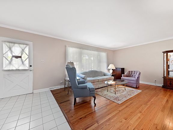Cozy, Welcoming Entry