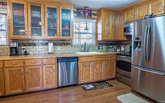 4th image of 3617 Dandridge Cres