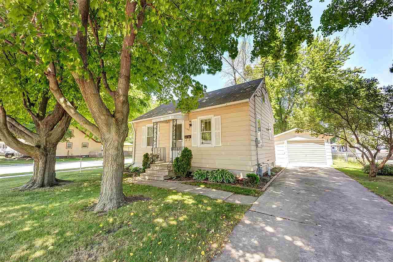 1208 Elmore St, Green Bay, WI 54303 Zillow