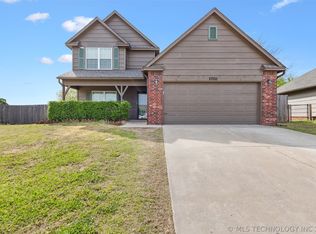27100 E 122nd Pl, Coweta, OK 74429