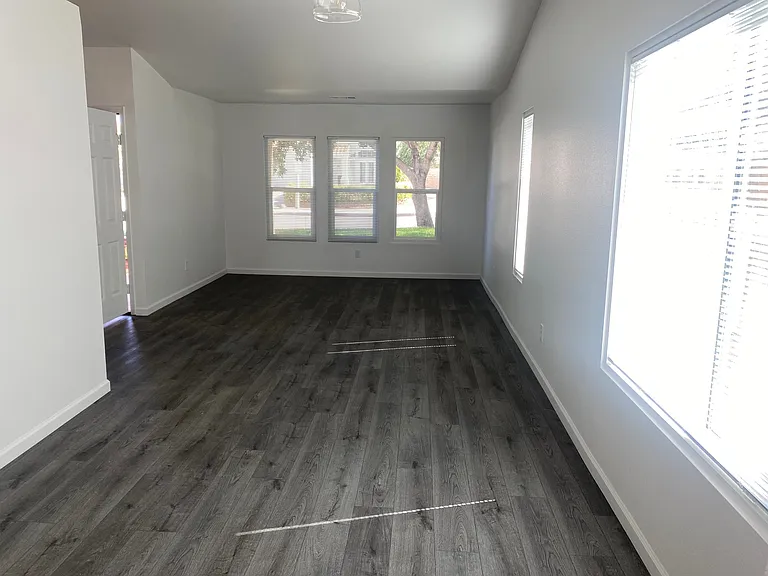 1615 Windermere Ct — Photo 3