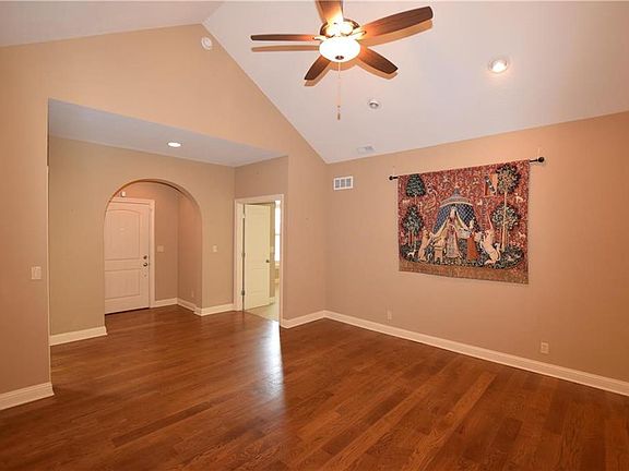 4th image of 13148 Goodman St