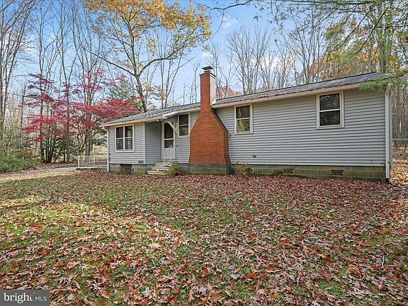 3rd image of 444 Hughes St