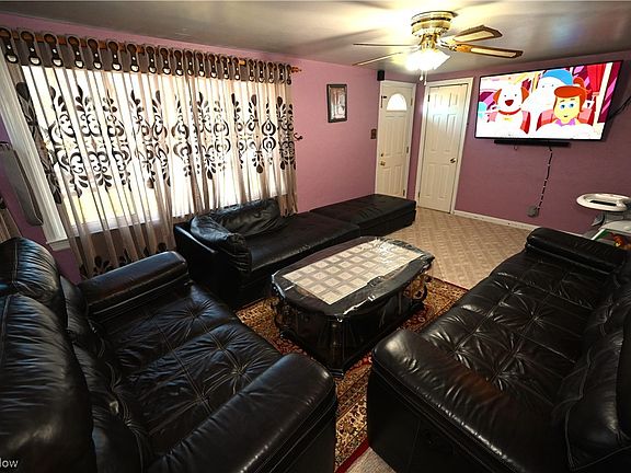 5th image of 48709 Bloomfield Ave