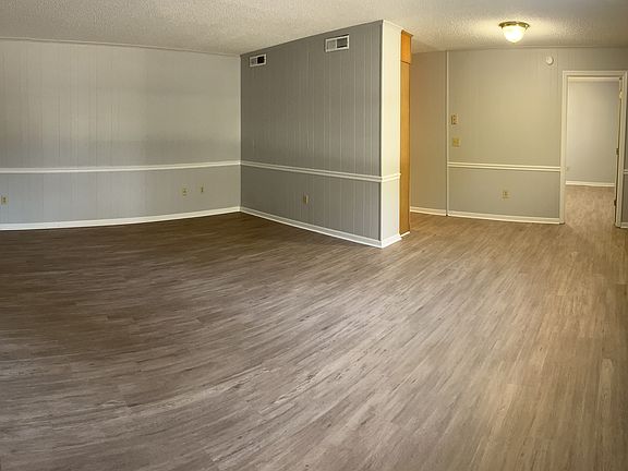 Den/Living Room
