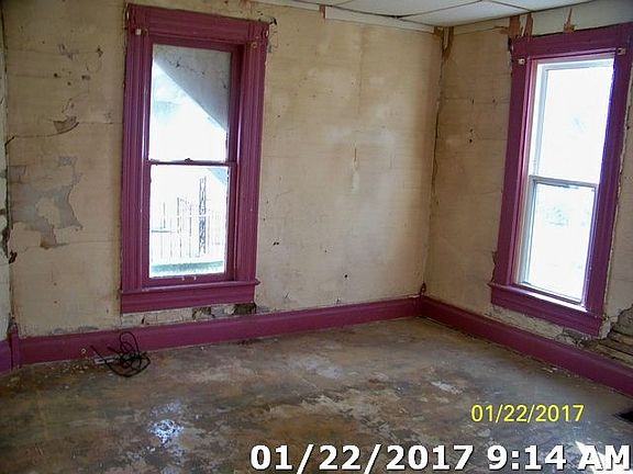 5th image of 420 Blaine Ave