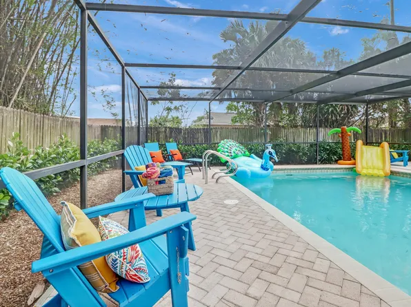 814 93rd Ave N, Naples, FL 34108