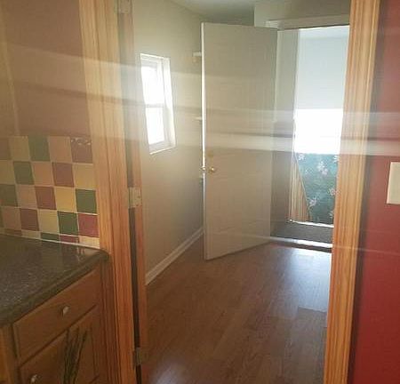 4th image of 3509 W Lyndale St #3