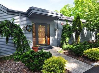 47 Mountain Estates Dr, Avon, CT 06001