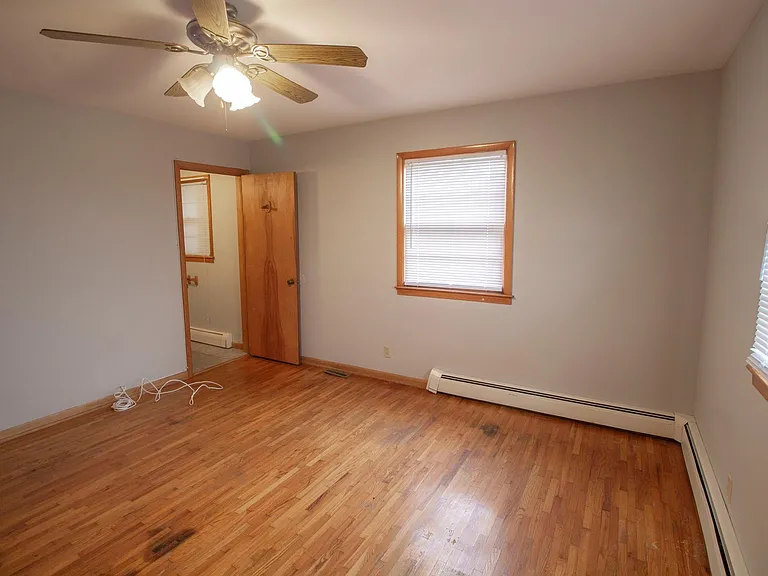1303 Smiley Ln — Photo 30
