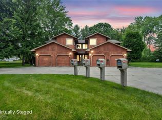 2709 Graham Rd, Stow, OH 44224