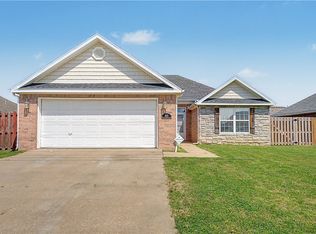 303 E Post Rd, Rogers, AR 72758
