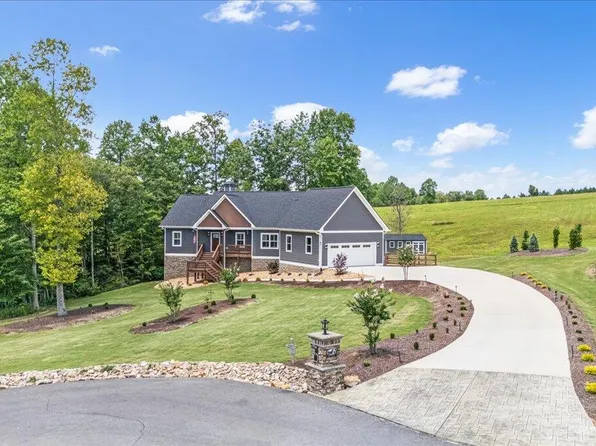 300 Dragging Canoe Dr, Kimball, TN 37347