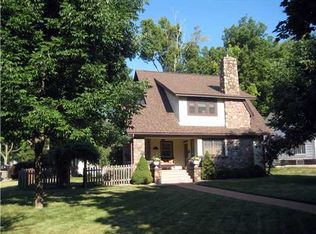 1203 Elmhurst Dr NE, Cedar Rapids, IA 52402