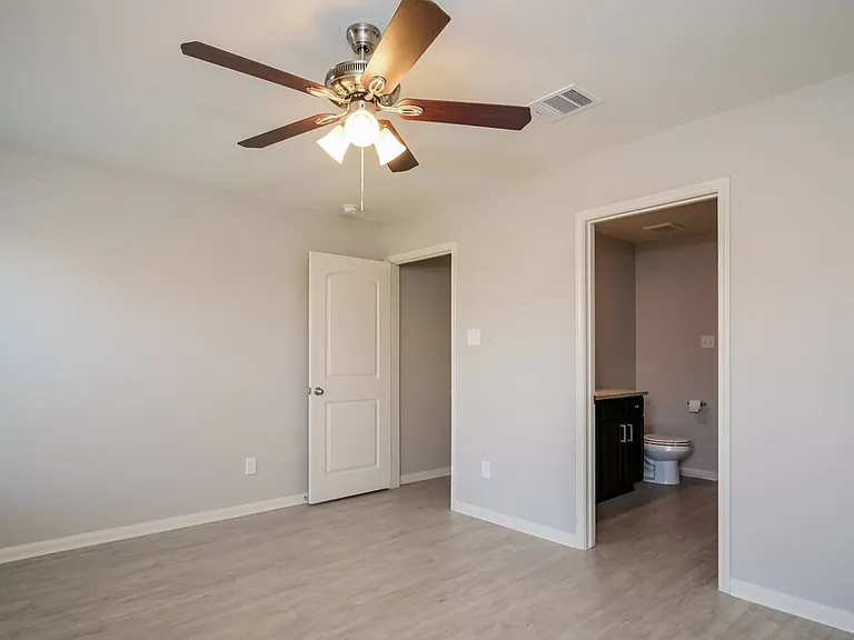 1532 Amy Dr — Photo 9