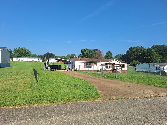 3rd image of 174 Lakeshore Dr