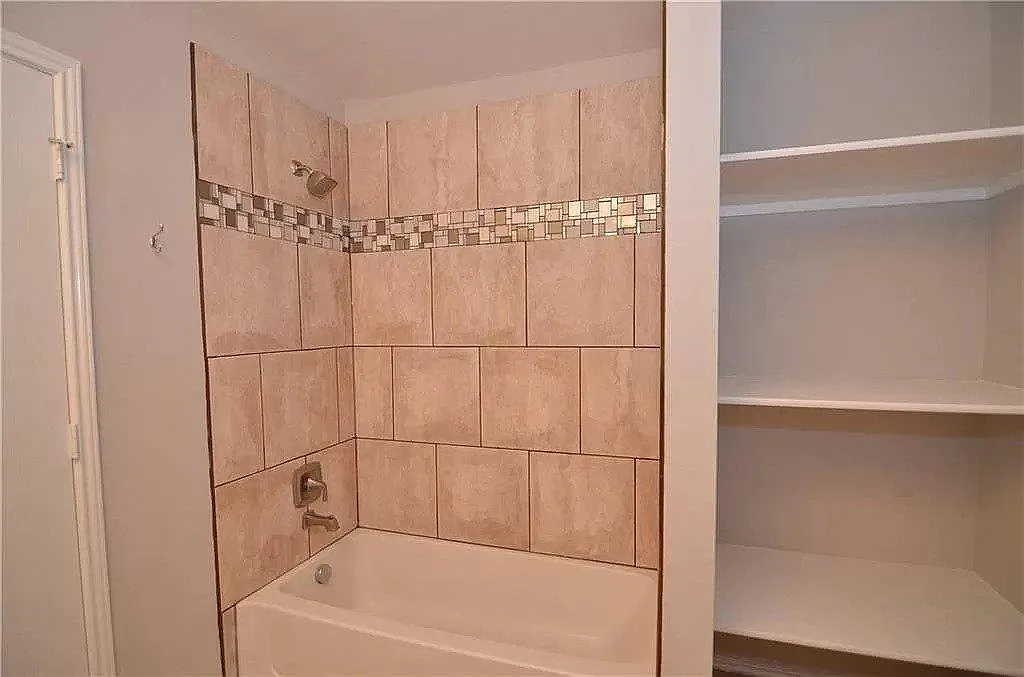 3 bed, 1550 sqft, $2,200 — Photo 4