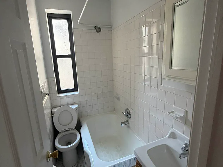 1642 Lexington Ave #16 — Photo 7