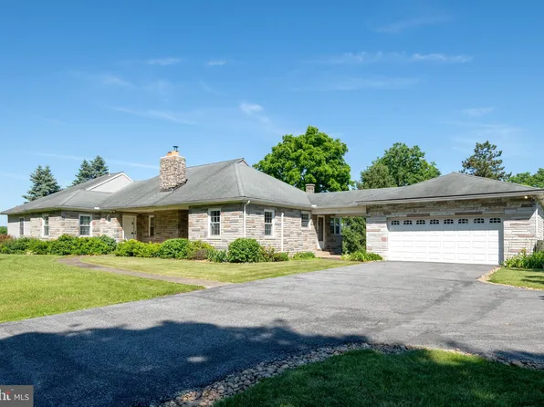 78 Grandview Rd, Hummelstown, PA 17036