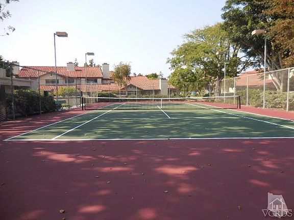 2nd image of 419 Las Palomas Dr