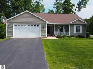 3717 Oxford Dr, Traverse City, MI 49686