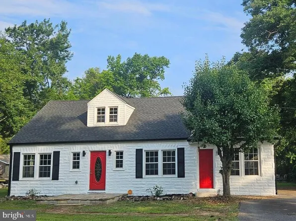 7618 Paradise Beach Rd, Pasadena, MD 21122