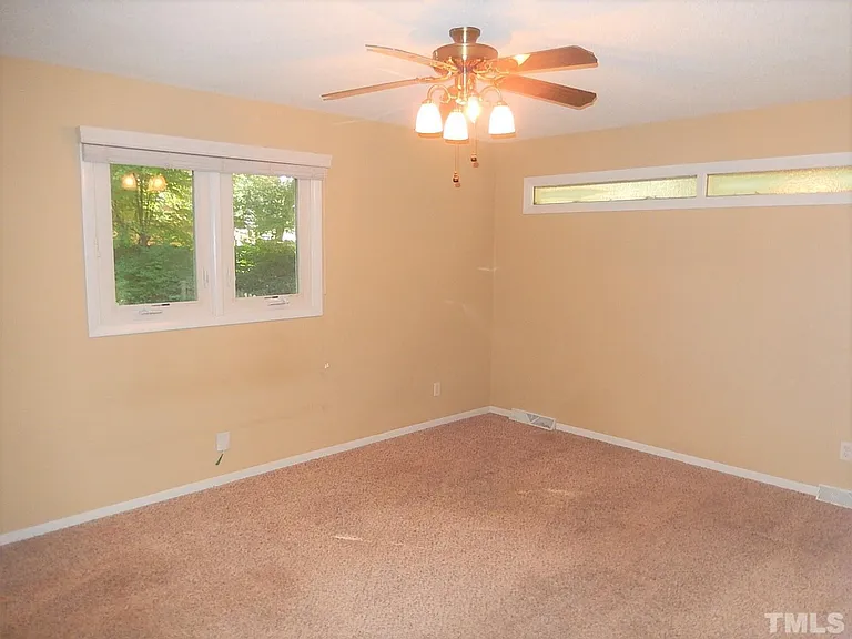 6704 Winding Trl — Photo 15
