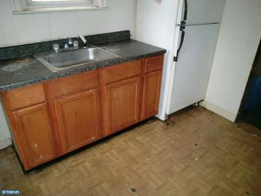 5th image of 1551 S Myrtlewood St